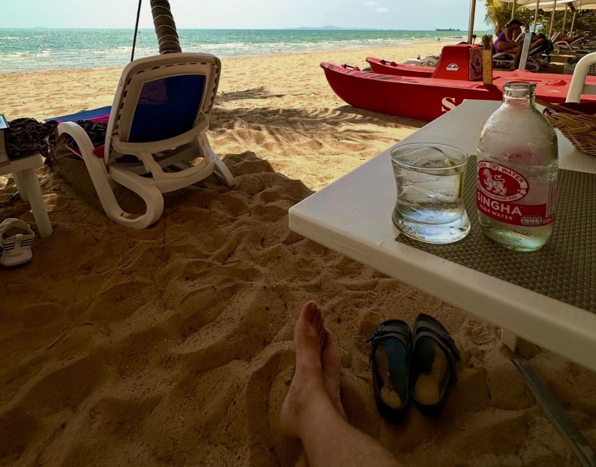 Stranden vid Bacco Beach ligger endast ca 10 min bort med scooter
