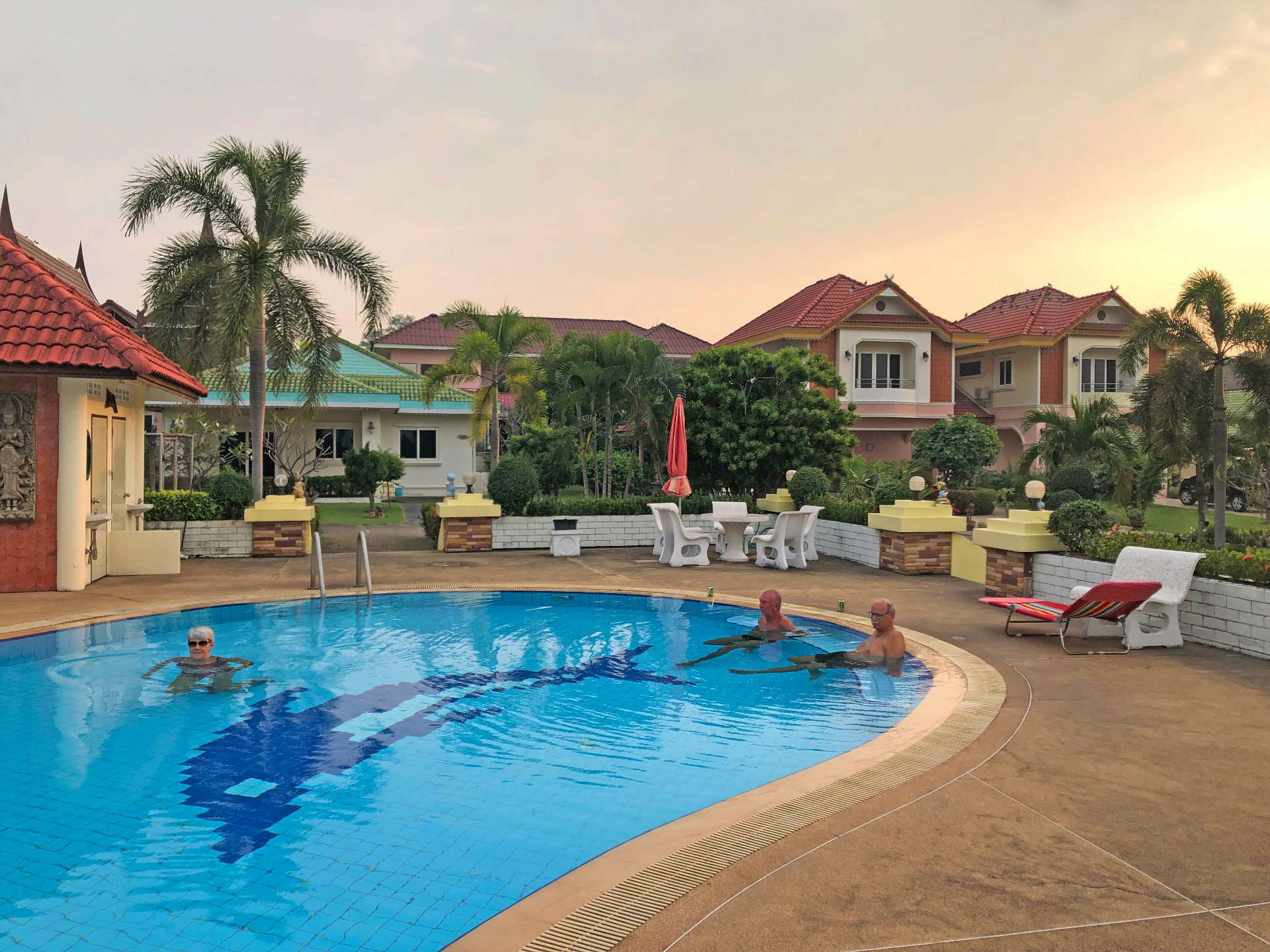 Stor härlig saltvatten pool